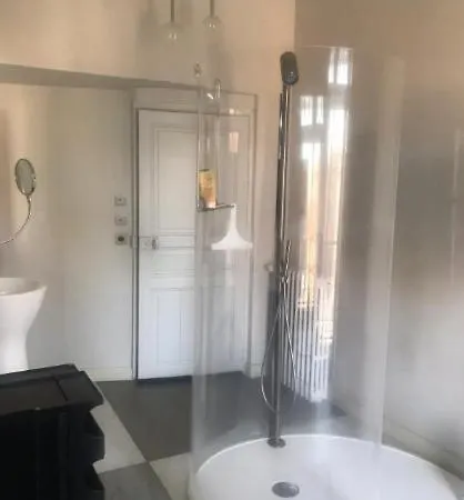 Comtesse - Climatisee - Proximite Metro Quarto em Acomodações Particulares